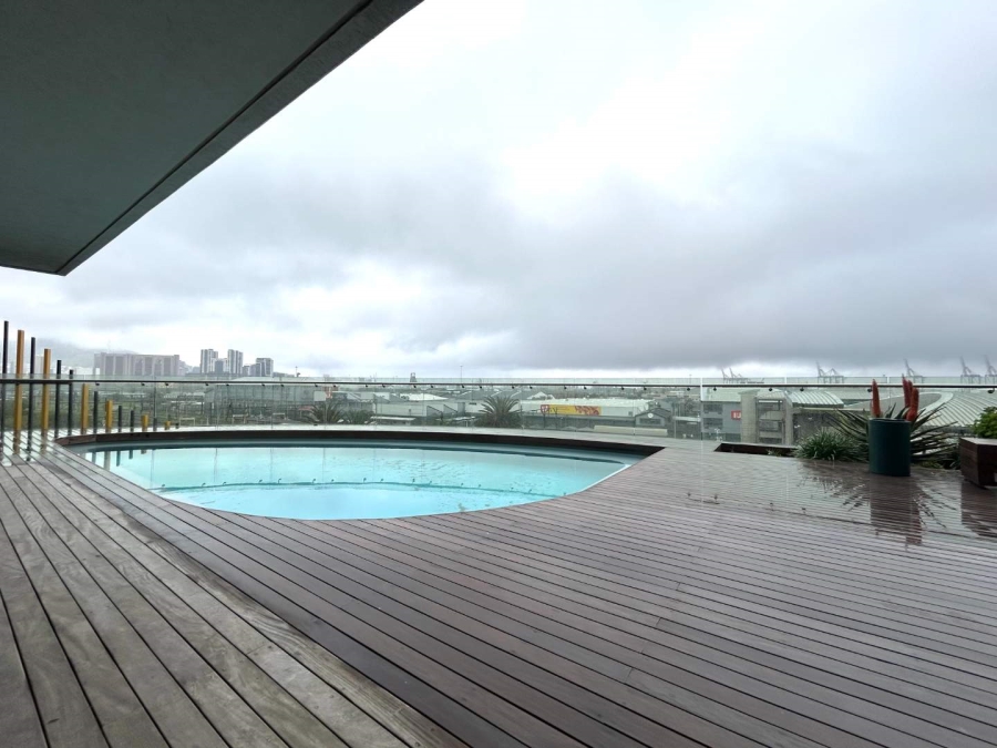 1 Bedroom Property for Sale in Woodstock Western Cape